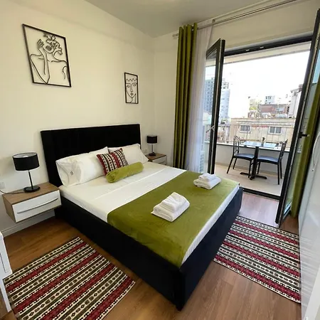 Luxury Apartment *